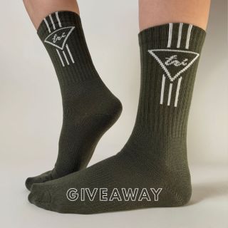 Dlouhé ponožky jsou v zimě potřeba jako sůl a proto si tento měsíc 😍 zasoutěžíme o naše ponožky vyrobené v Česku 🧦 - napiš...